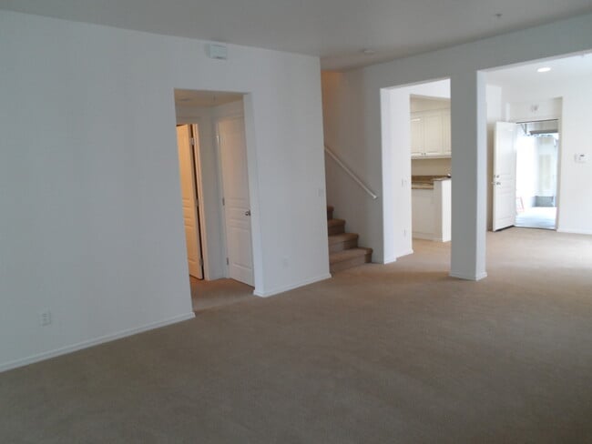 Building Photo - Nice 3 Bedroom Condo