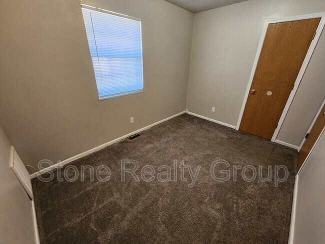 Building Photo - 2468 E Clayton Dr