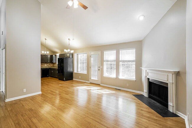 Building Photo - 5036 Countryside Dr