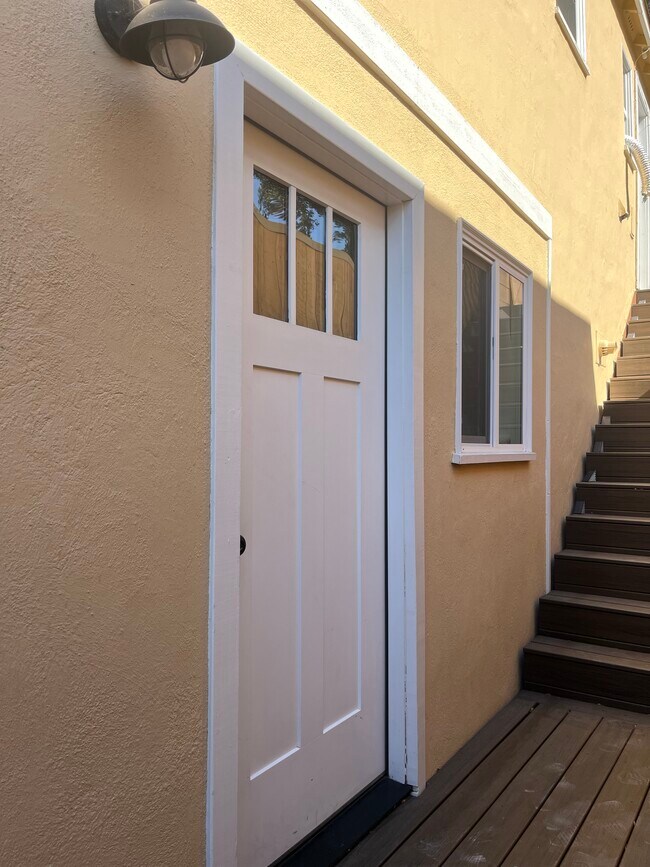 Foto del edificio - 1174 Ella St