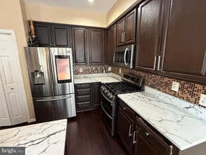 Building Photo - 47684 Sandbank Square