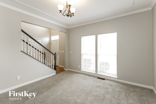 Foto del edificio - 4221 Silver Streak Dr