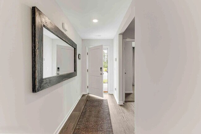Foto del edificio - Now Available for Rent – Bella Point | Bolivia, NC