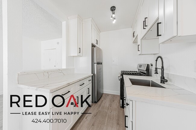 Building Photo - 5119 Fountain Ave