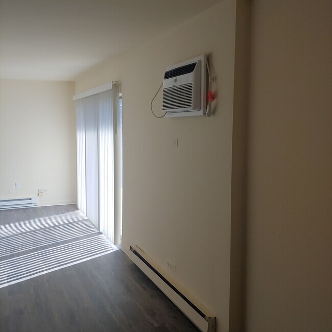 Foto del edificio - 7411 Dixon St