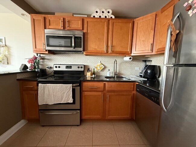 Foto del edificio - 3930 N Pine Grove Ave