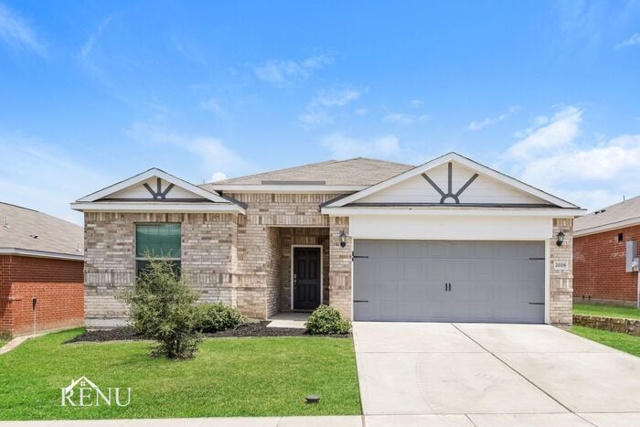 Primary Photo - 2028 Hialeah Dr