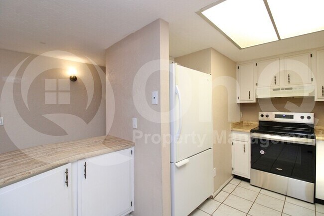 Foto del edificio - 1500 N Sunview Pkwy