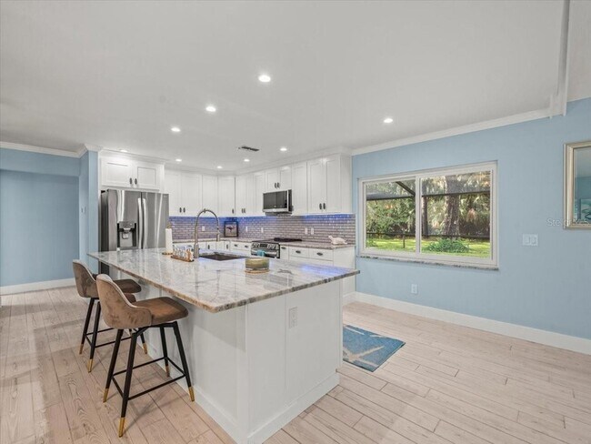 Building Photo - 11815 W Waterway Dr