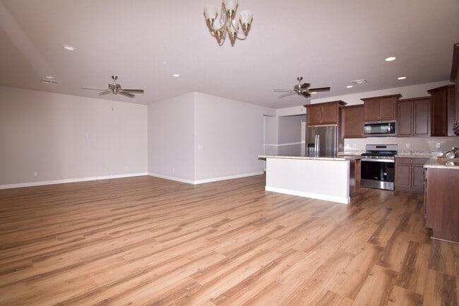Building Photo - 343 Armitage Way