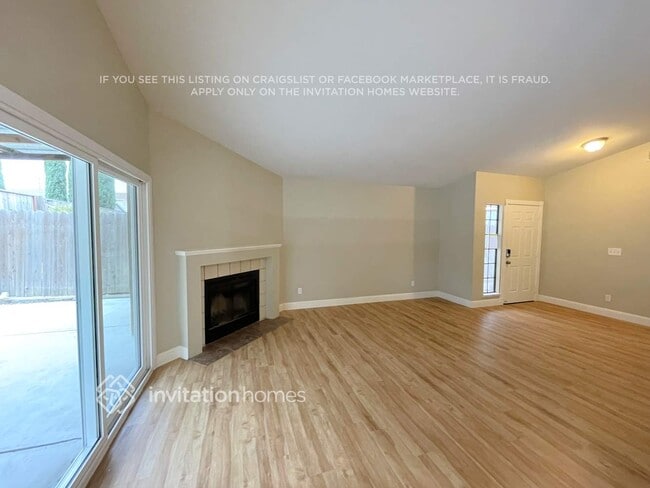 Building Photo - 160 Hawthorne Dr