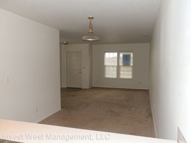 Building Photo - 703 E 39th St