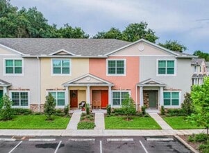 Building Photo - 1122 Hillhurst Dr