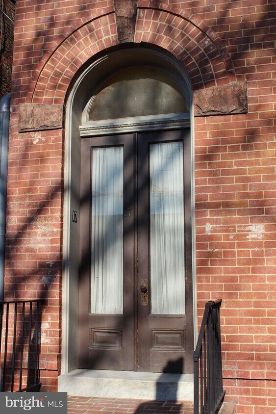 Primary Photo - 17 E 2nd St