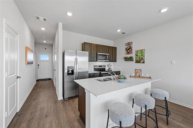 Building Photo - 6922 Vining Dr