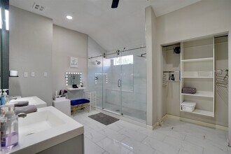 Building Photo - 4010 Oak Terrace Ct