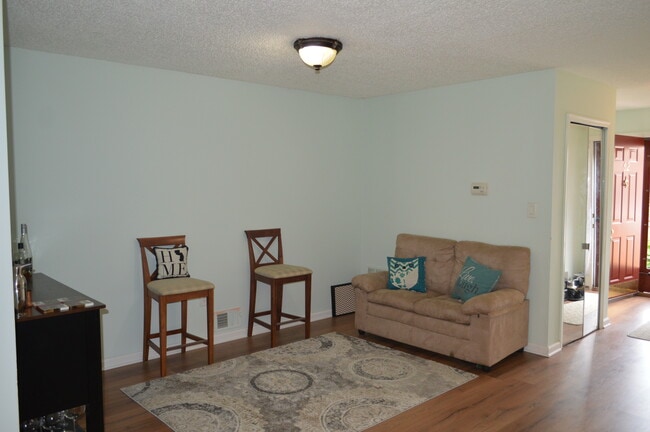 Building Photo - 62 Sapphire Ln