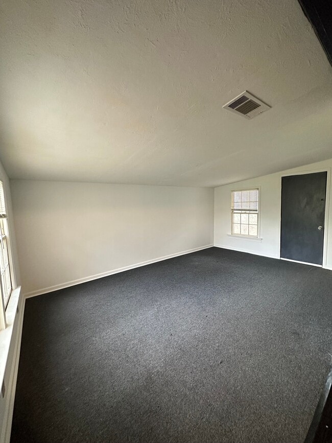 Building Photo - 1105 Christy St