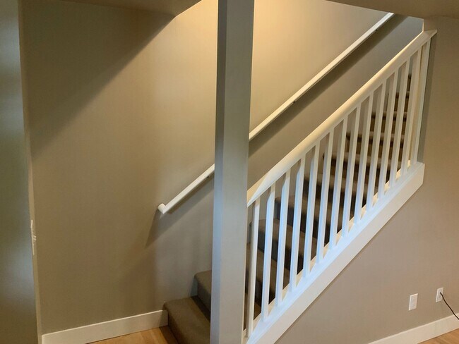 Foto del edificio - 5 Bedroom Duplex in University Area