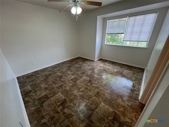 Building Photo - 935 Sagewood Trail