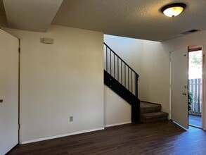 Building Photo - 2214 Myrtle Avenue