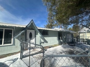 Building Photo - 450 Davos Dr