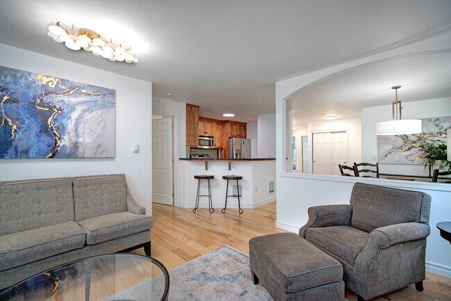 Foto del edificio - 3Bd/2Ba Issaquah Condo