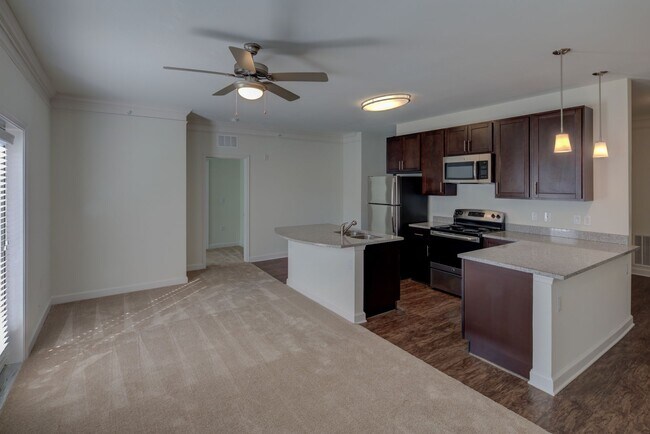 Foto del edificio - Nest on 17 Apartment Homes