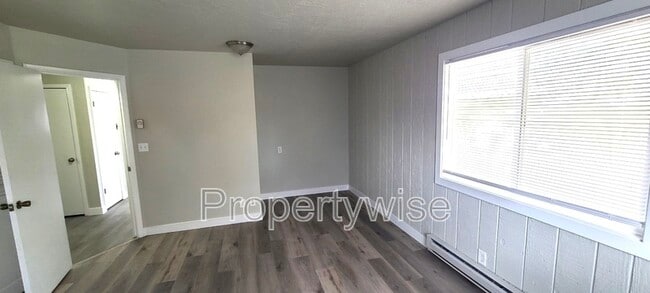 Building Photo - 45 W 1600 N