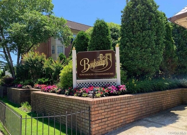 Building Photo - 13-36-36 Robin Ln