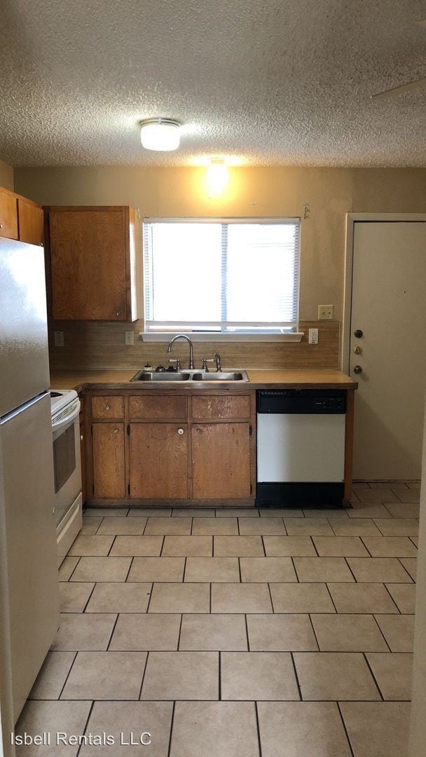 Building Photo - 1305 Quail Cir