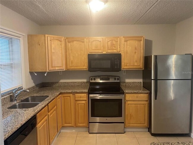 Foto del edificio - 2812 Somerset Park Dr