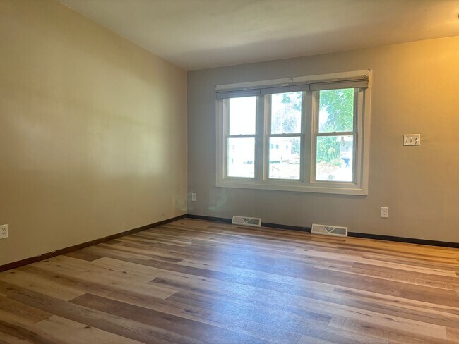 Foto del edificio - 1235 Grove St