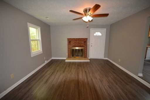 Building Photo - SUPER CUTE 2 BEDROOM 1 BATH BUNGALOW HOME!