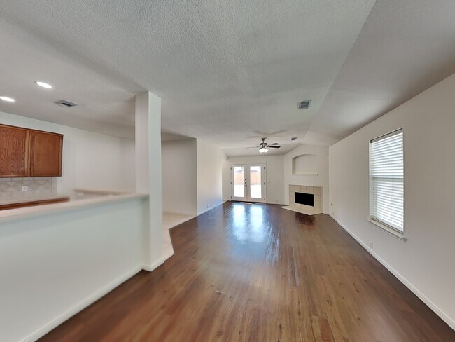 Building Photo - 17303 Stone Peaks Dr