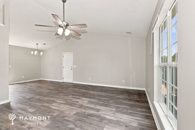 Building Photo - 652 New Stock Dr