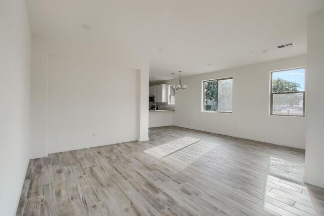 Foto del edificio - 300 N Gila Springs Blvd