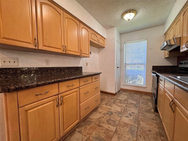 Building Photo - 1804 Serenade Ln