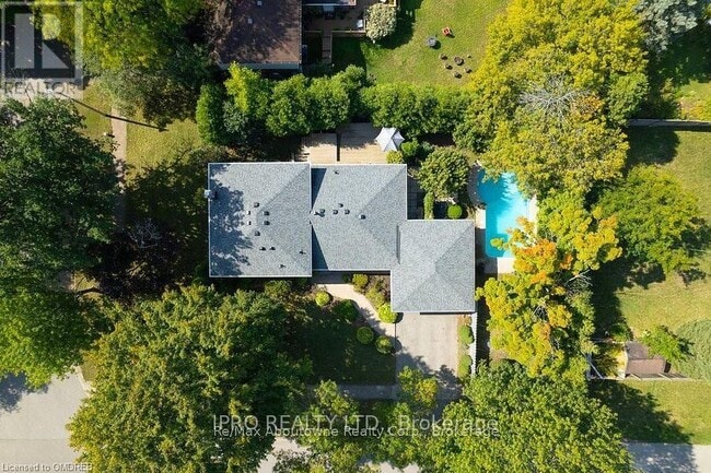 Building Photo - 2069 Thornlea Dr