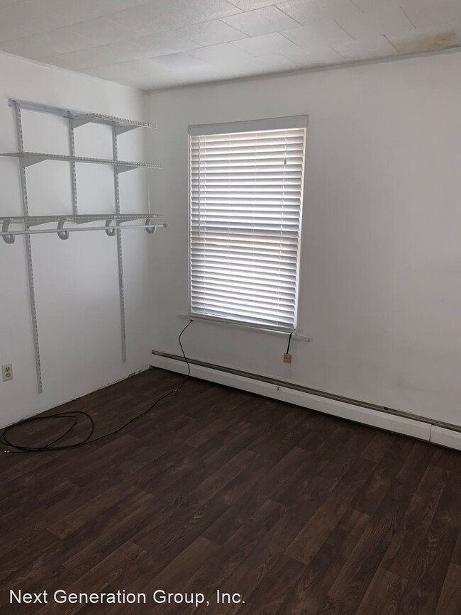 Building Photo - 3 br, 1 bath House - 534 Chestnut Street