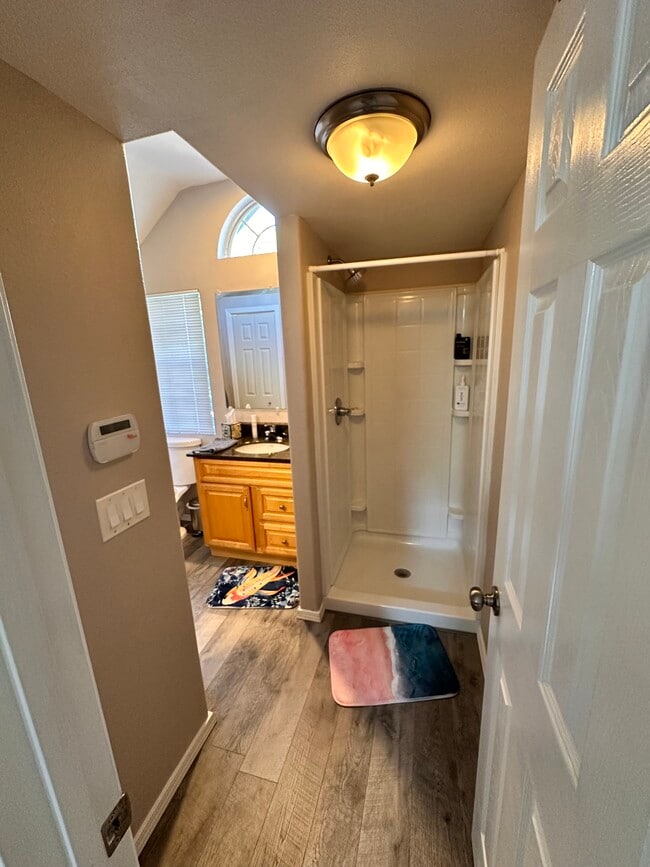 Building Photo - 5409 Kingswood Dr