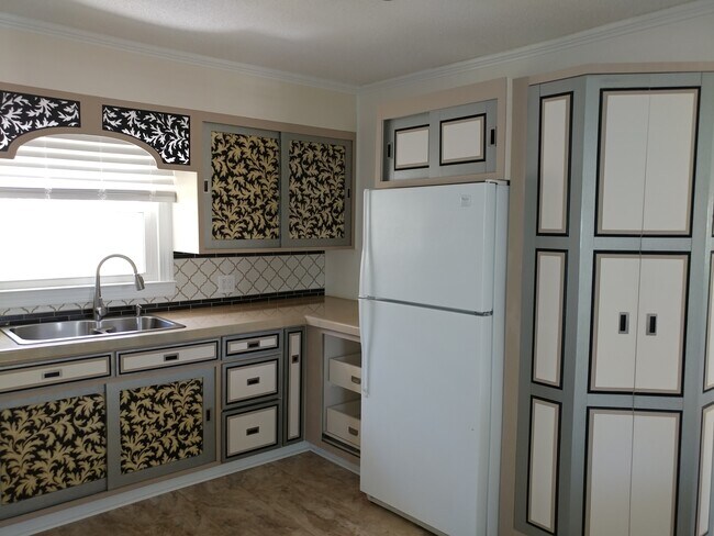 Efficient cabinet features - 2535 Poplar Tent Rd