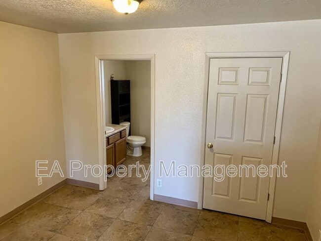 Foto del edificio - 502 U.S. Rte 66