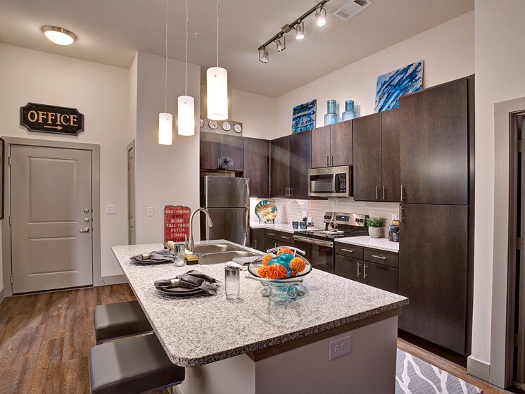 The Grand at Stonecreek Apartments in San Marcos, TX