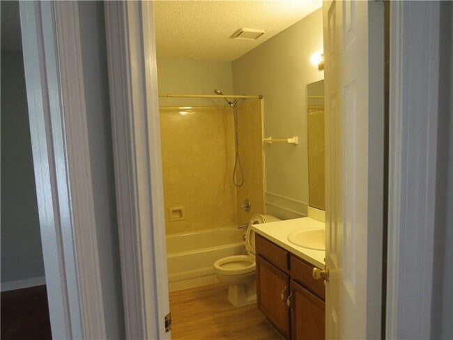 Building Photo - 5636 Bentley Ct