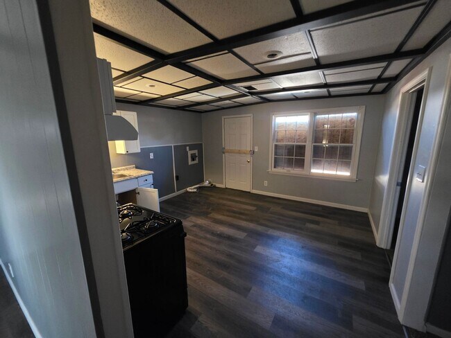 Foto del edificio - Nice Updated 3bd/1bath