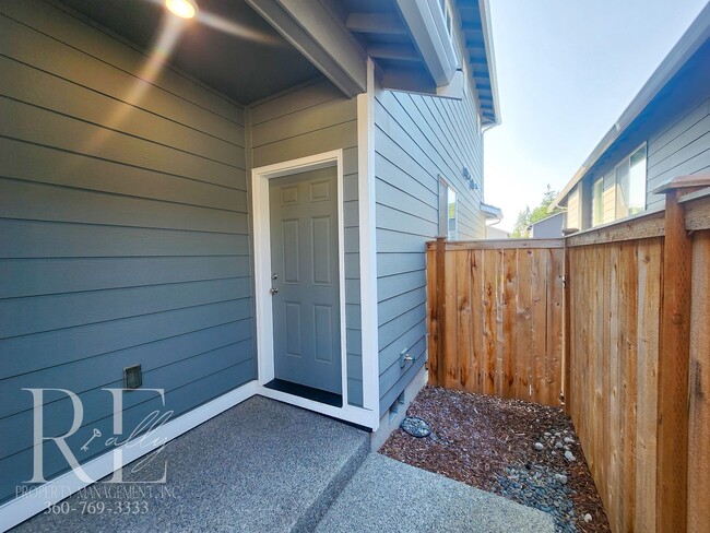 Building Photo - Modern ADU with Private Entrance, Natural ...