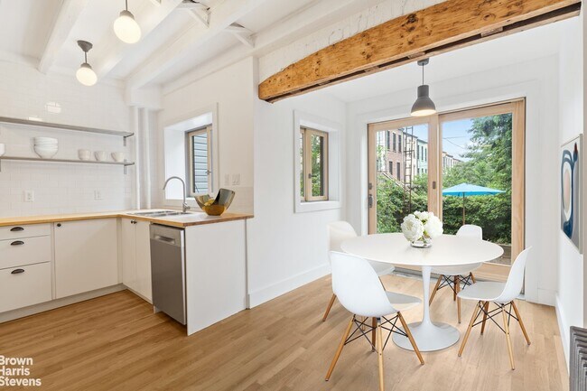 Foto del edificio - 370 6th Ave