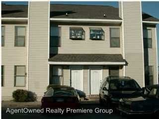 Primary Photo - 206 Pineshadow Dr