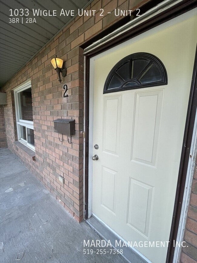 Photo du bâtiment - 3 BDRM TOWNHOUSE IN WEST WINDSOR!